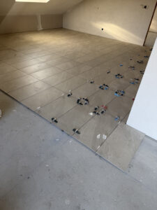 Carrelage grès cérame rectifié — Combles aménagés